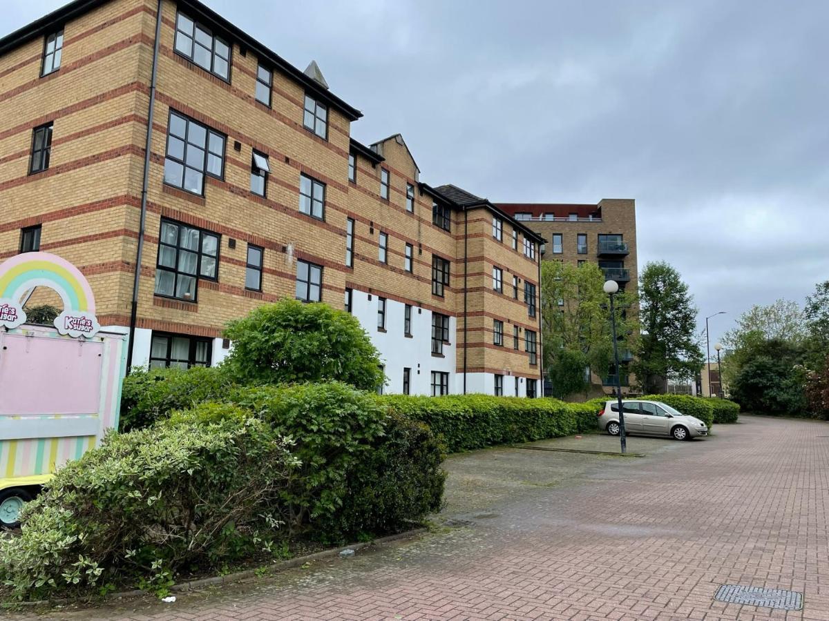 Surrey Docks Se16 Near Canada Water N Easy Access Canary Wharf London Eksteriør billede